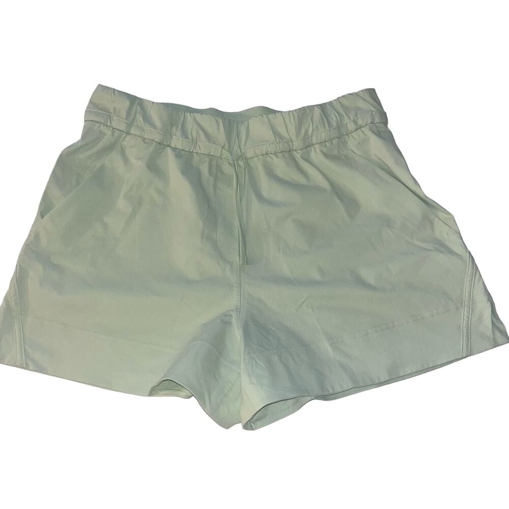 Lululemon shorts size medium